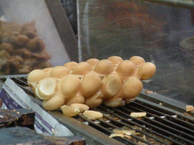 よく街角で売られているココナツ入りお菓子。買えずに写真のみ。次回チャレンジ予定。