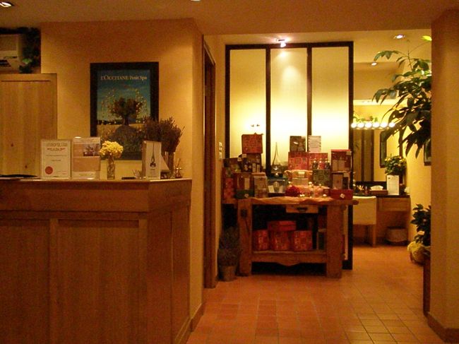 少し休んで、タイムズスクエア前のL'OcciTan Ptit Spa へ（最近湾仔にもお店ができたそうです）美白コース75分、850ＨＫＤを体験。鼻の毛穴掃除がぷちぷち痛かったですが、美しくなるもの努力が必要らしい。全身のコースがおすすめだそうです。<br />予約は、香港島にきた、2日前にしました。予定がはっきりしているなら、日本からもネット予約ができるそうです。