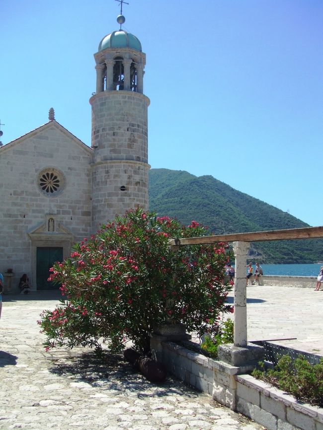 島にある教会を見学しました。<br />