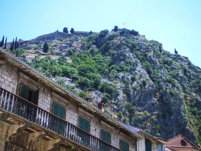 時間があればあの頂上から海を眺めたかった。