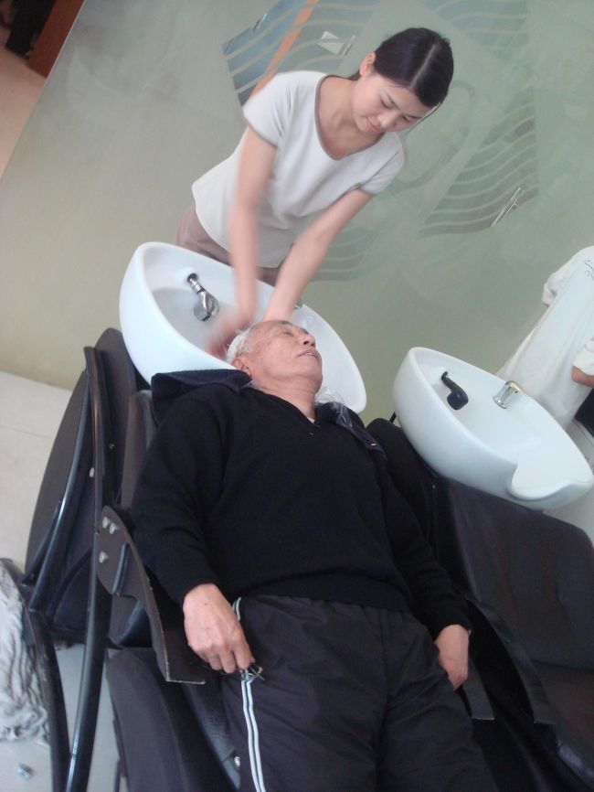 でたあ〜。<br />おなじみのＱＴ．さろんです。きれきれしましょー。