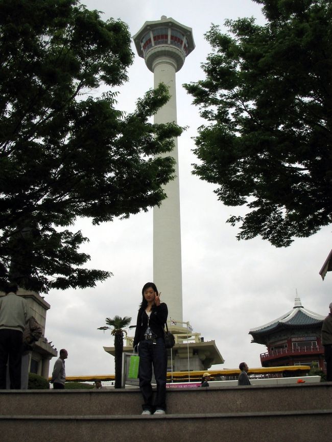 ＜釜山タワー＞<br />釜山タワーです。<br />正式名称はヨンドサンタワーというみたいです。<br />釜山の街が一望できるタワーです。