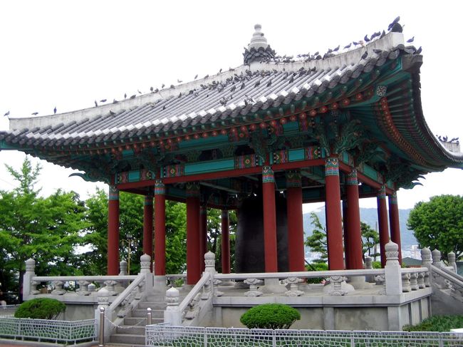 ＜ヨンドサン公園＞<br />釜山タワーのある公園です。<br />ナンポドンのすぐそばにあります。<br />市民の憩いの場ですかね。