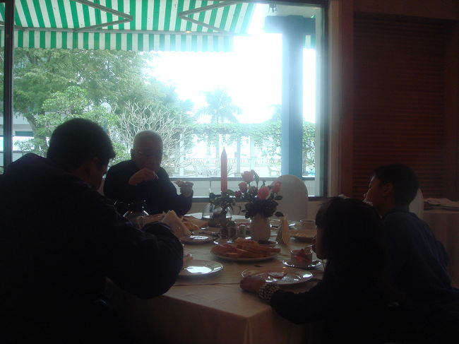 朝の光が、いいなあ。お湯が足りないことも許すわ。