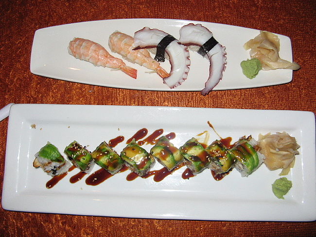 特に鰻の白焼きをアボガドで巻いた「キャタピラーロール」は絶品。。。