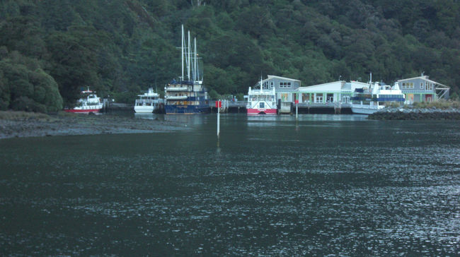 船から乗り場を撮影