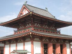 金堂。昭和36年再建。救世観世音菩薩さまが安置されています。