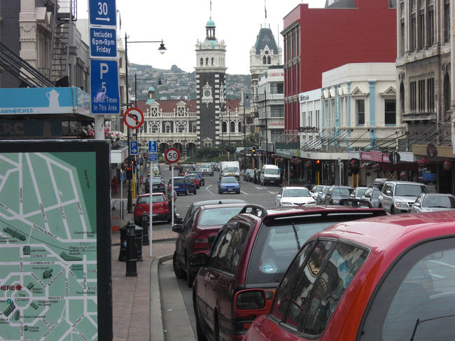 オクタゴンからダニーデン駅を