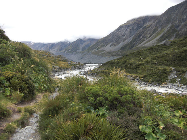  ホッカーレイク・トレイルの途中で<br />（行きは曇っていました）