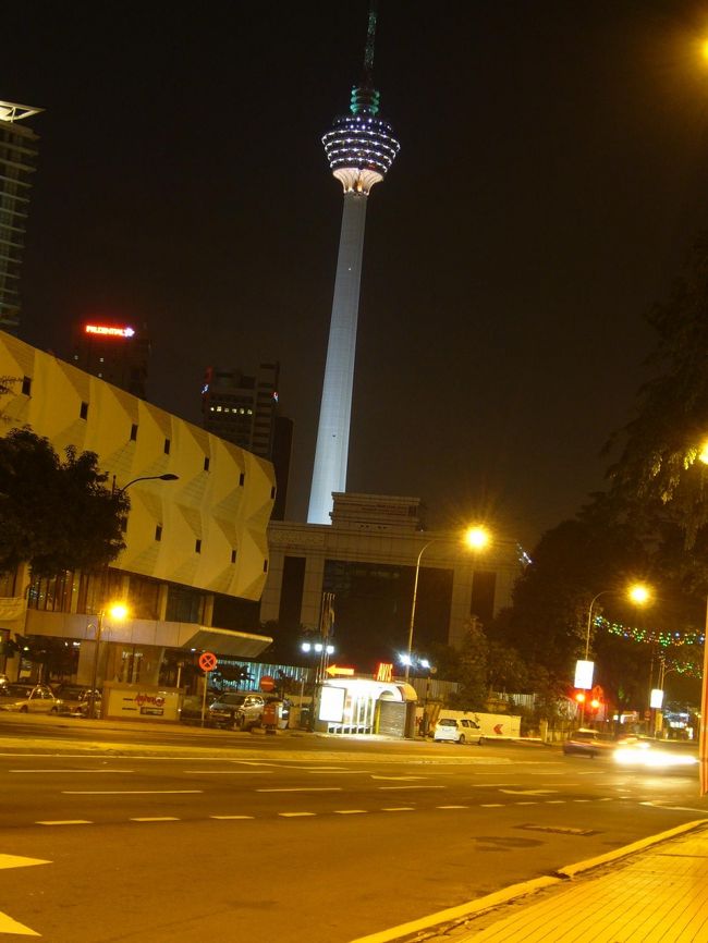 夜のKLタワーも、ツインタワーに負けず劣らず美しー☆
