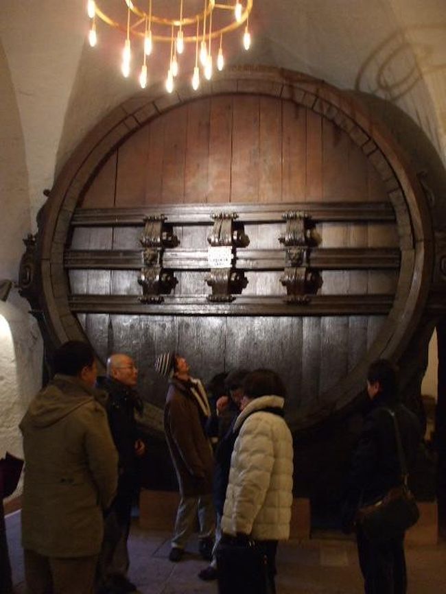 場内のワインタンク