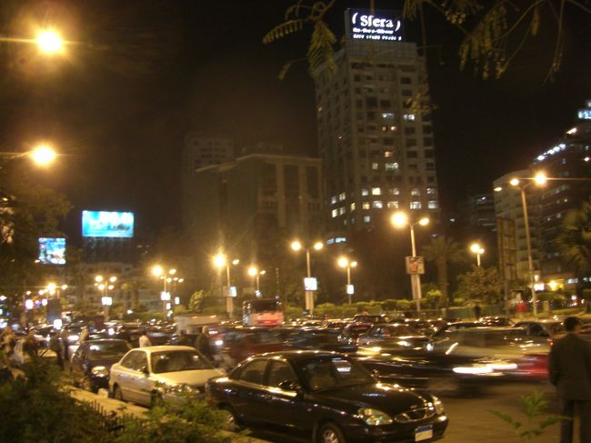 クルマだらけ・・・。