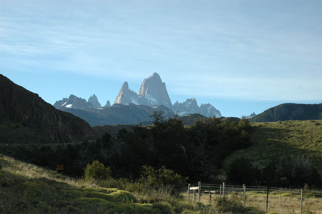 フィッツ・ロイが綺麗に見えてます。<br />スイスと違って、どうやらこのあたりは夕方の方が雲が晴れるようですね。