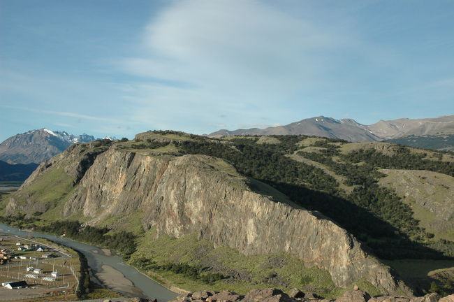 これも氷河が削った岩山