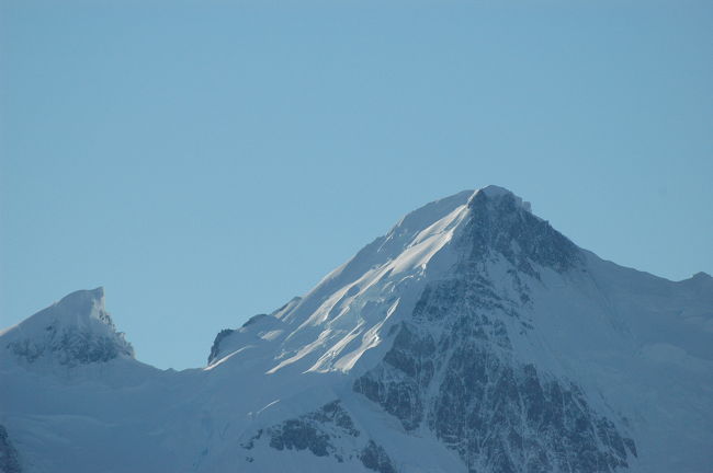 左よりセロ・ドブラド（2665ｍ）、セロ・ニャトNATO（2797ｍ）