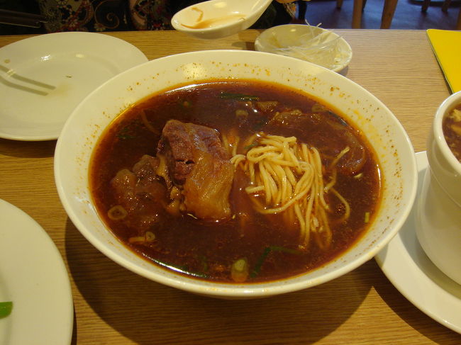 県泰豊では初の紅焼牛肉麺。良い肉を使ってるのが分かる！