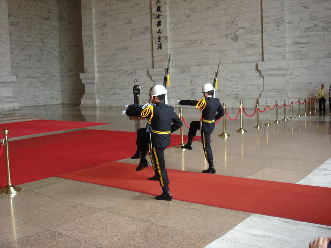 １０：００　いよいよ交代式が始まります。