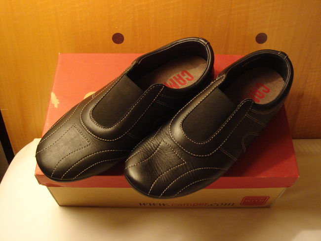 これもメンズのスニーカー。