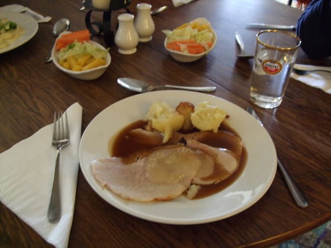 ポークのリンゴジャム添え。<br />以外に上手い。