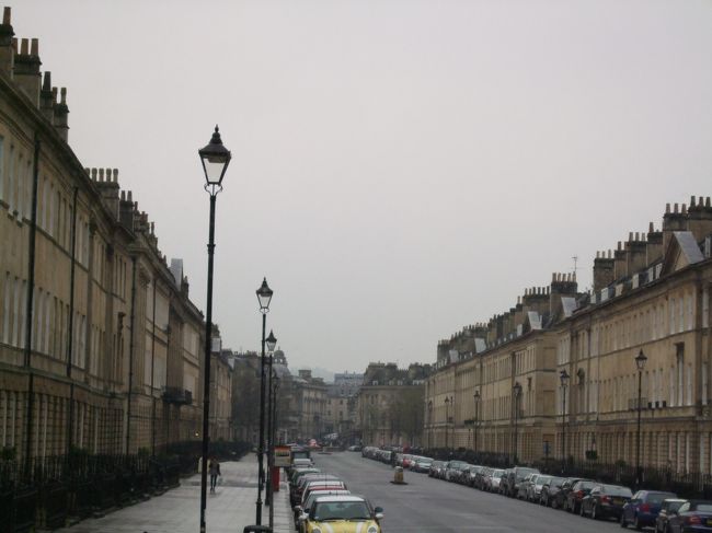 ツアーバスはＢＡＴＨに到着。