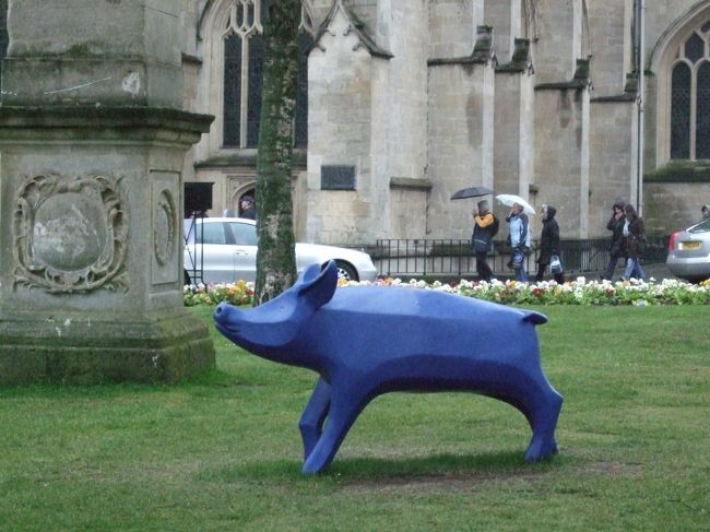 ここでツアーの皆さんはロンドンへ戻っていきました。<br />私たちは離脱しそのままバースに残ります。