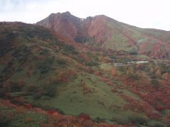 ロープウェイから観た朝日岳。
綺麗に紅葉していました♪
良かったぁ♪
（＾▽＾）
