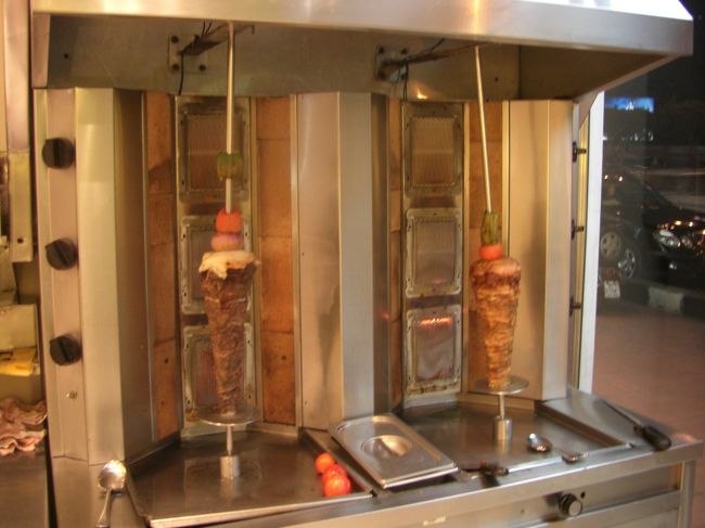 入ってすぐカバブが。<br />おいしそう☆