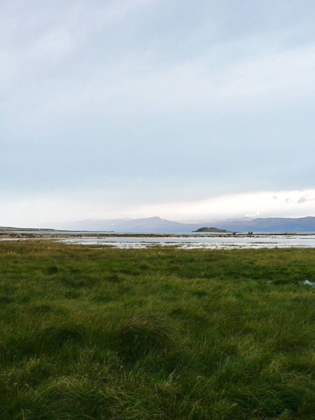 ニメス湖周辺の光景。