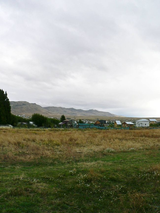 ニメス湖周辺の光景。