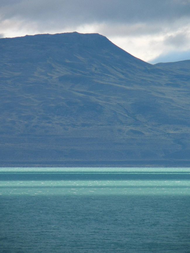 アルヘンティーノ湖の光景。<br /><br />