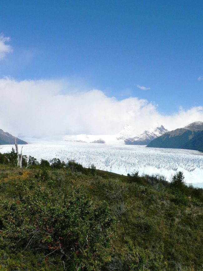 ペリト・モレノ氷河周辺の光景。