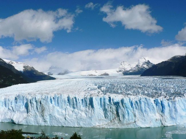 雄大なペリト・モレノ氷河。