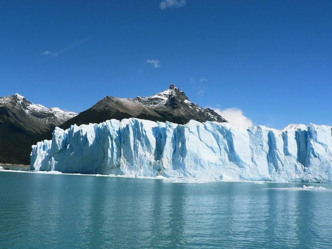 観光船から見るペリト・モレノ氷河。