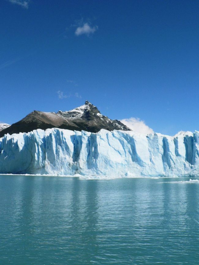 観光船から見るペリト・モレノ氷河。