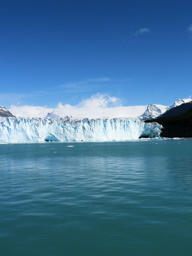 観光船から見るペリト・モレノ氷河。