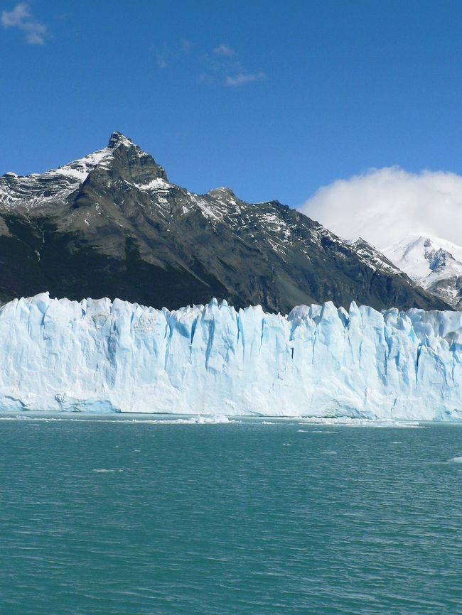 観光船から見るペリト・モレノ氷河。