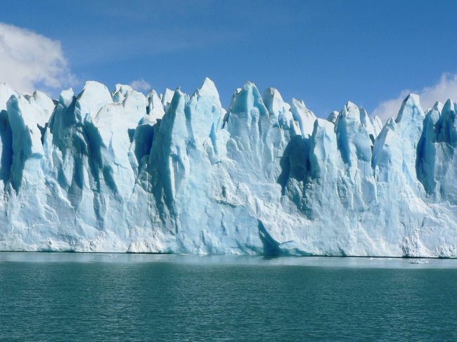 観光船から見るペリト・モレノ氷河。