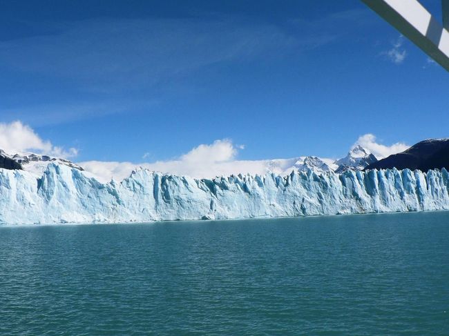 観光船から見るペリト・モレノ氷河。