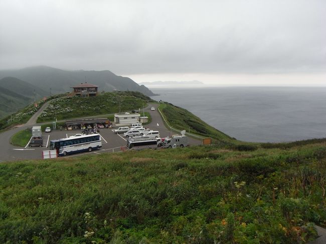 レストハウスの先には、津軽海峡を守る砲台跡が残っている。