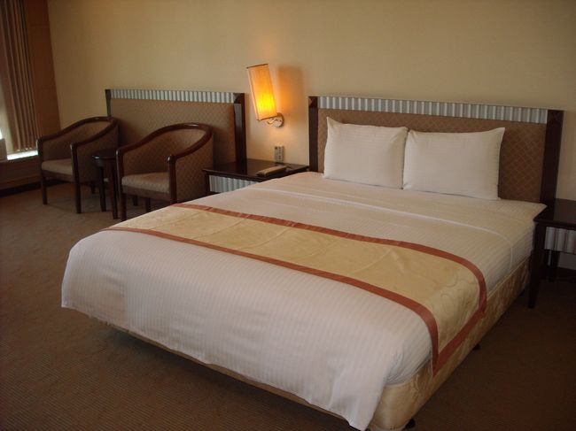 その後、電車で台中へ。<br />宿泊した中科ホテル。<br />朝食付きで約6000円。