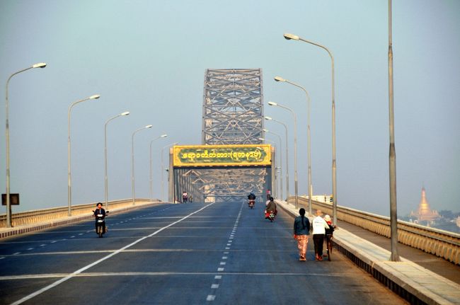 ・ザガイン　１４世紀　１５００基のパゴダや僧院（内９００基）が作られる