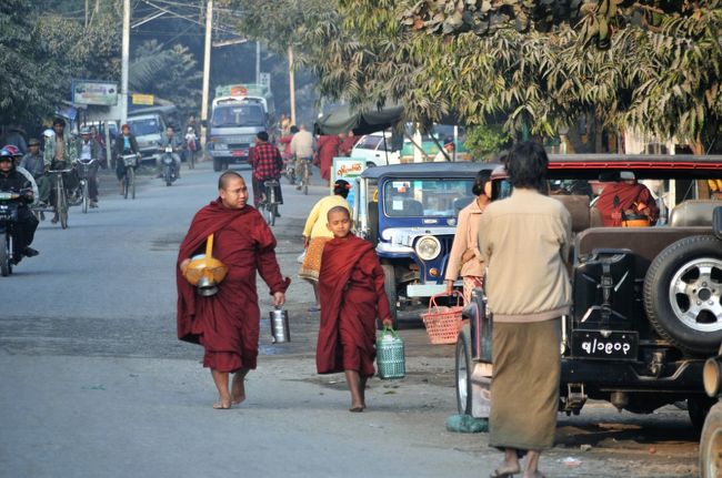 お坊さんが沢山目に付くようになりました
