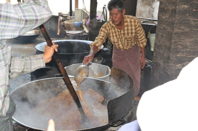 ここでの寄進、朝食６万円、昼食１３万円程度