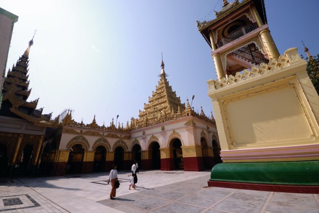 マハムニパゴダ　　マンダレー最大にして最も重要なパゴダだそうです