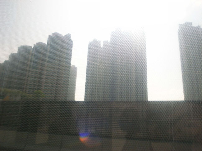 この日は、いい天気だった。<br /><br />バスは冷房がかかっていた。<br />(まだ2月だよ〜)