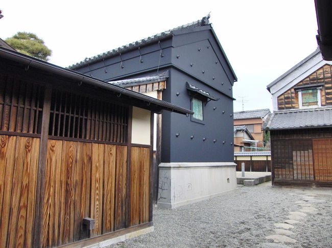 蔵の中は資料館となっていました。