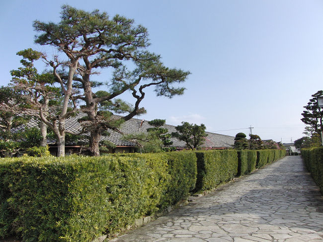 雰囲気ある小路でした。