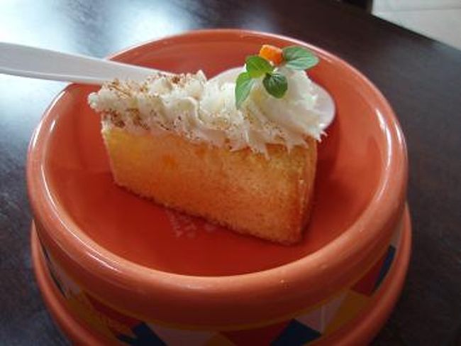 うちの菜々に、わんこ用ケーキ頼みました♪<br /><br />もうすぐ誕生日も近いので♪<br /><br />