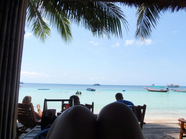 ショップとなりのレストランでぼーっとしてみる。<br />ほんと最高！