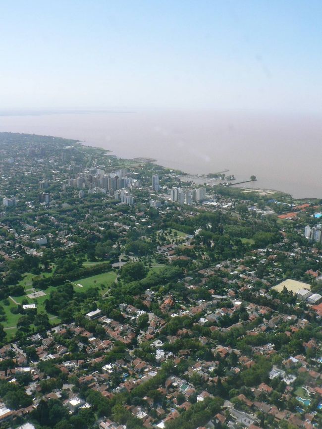 飛行機から見るブエノス・アイレス市街地の光景。<br /><br />